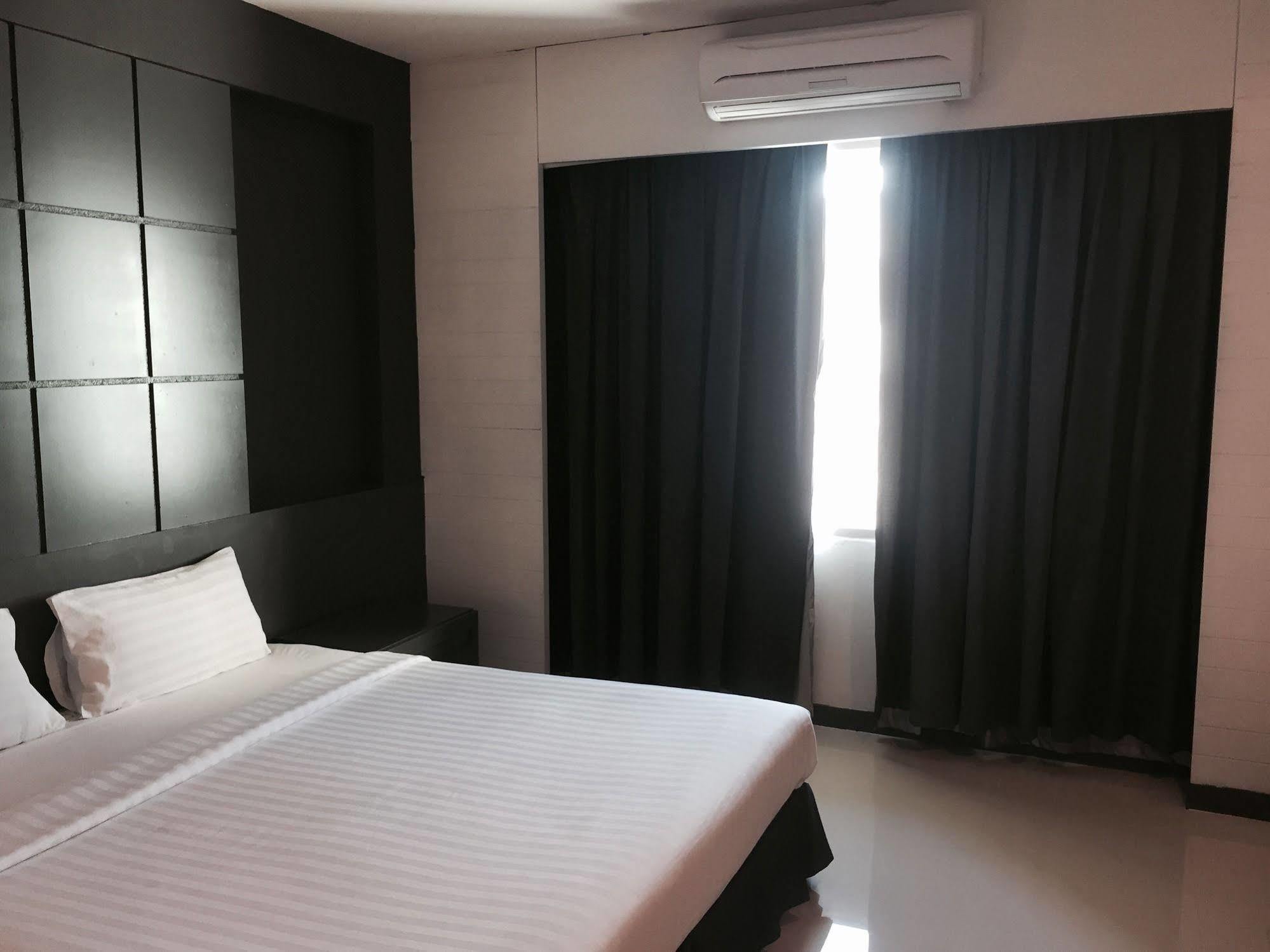 Hatyai Holiday Hotel هات ياي المظهر الخارجي الصورة